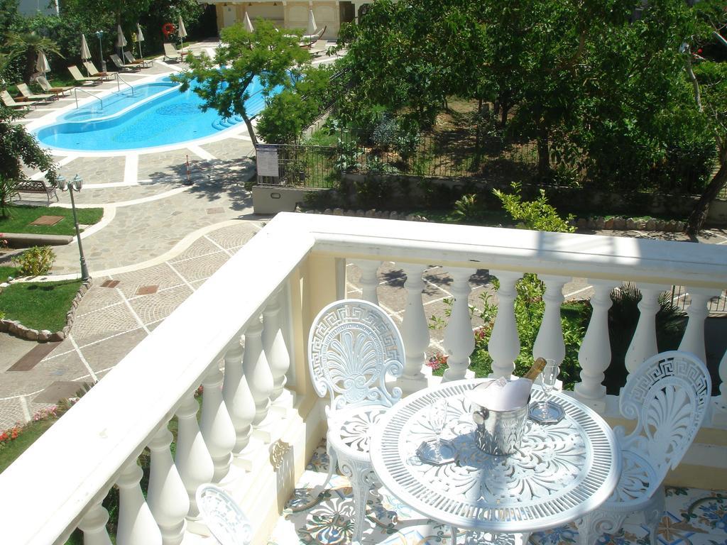 Hotel Sant'Agata Сант-Агата-суй-Дуе-Гольфі Номер фото